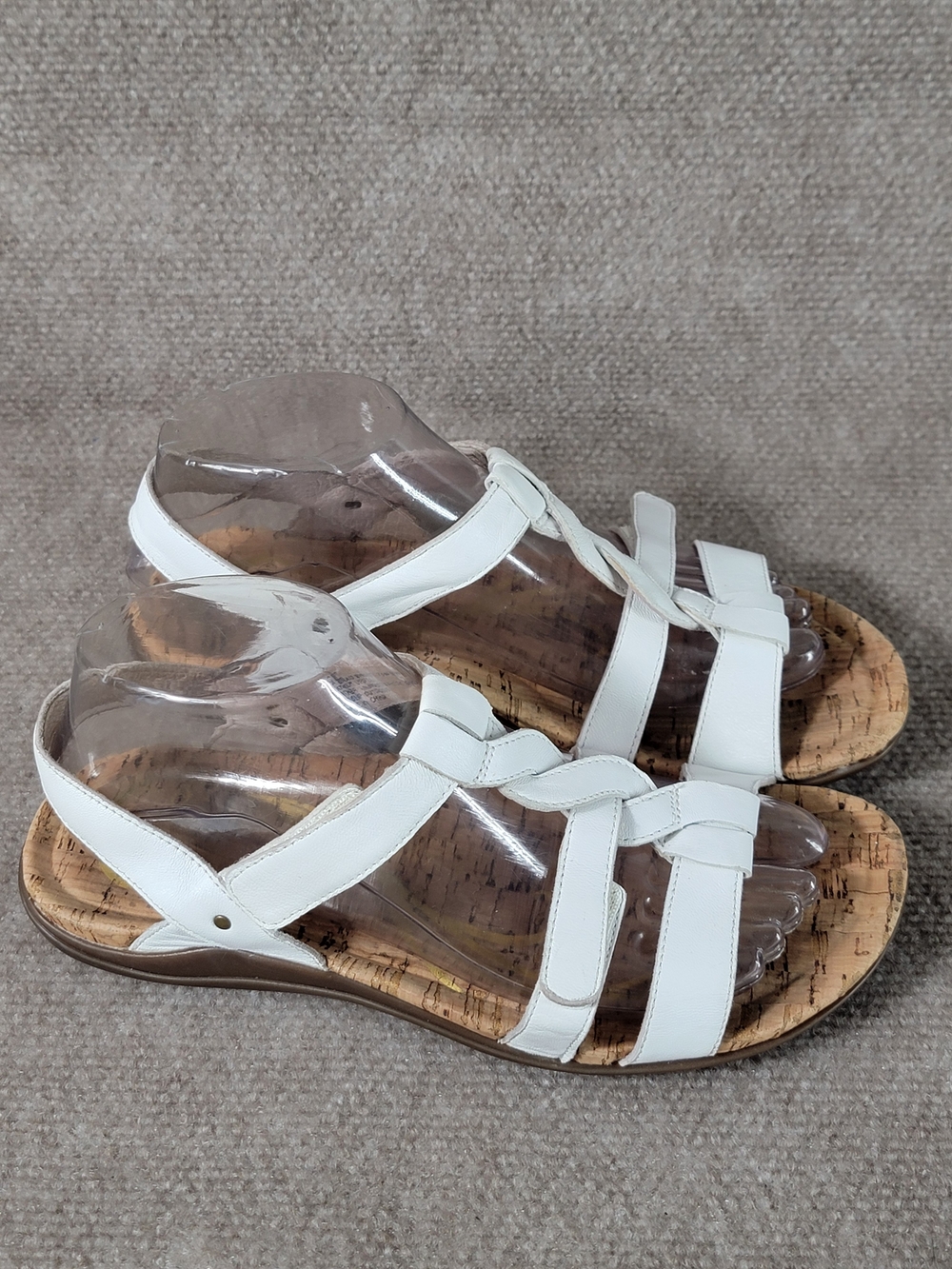 Abeo  Sandals Women's 9 White Strappy Leather Comfort  The shoes show signs of n